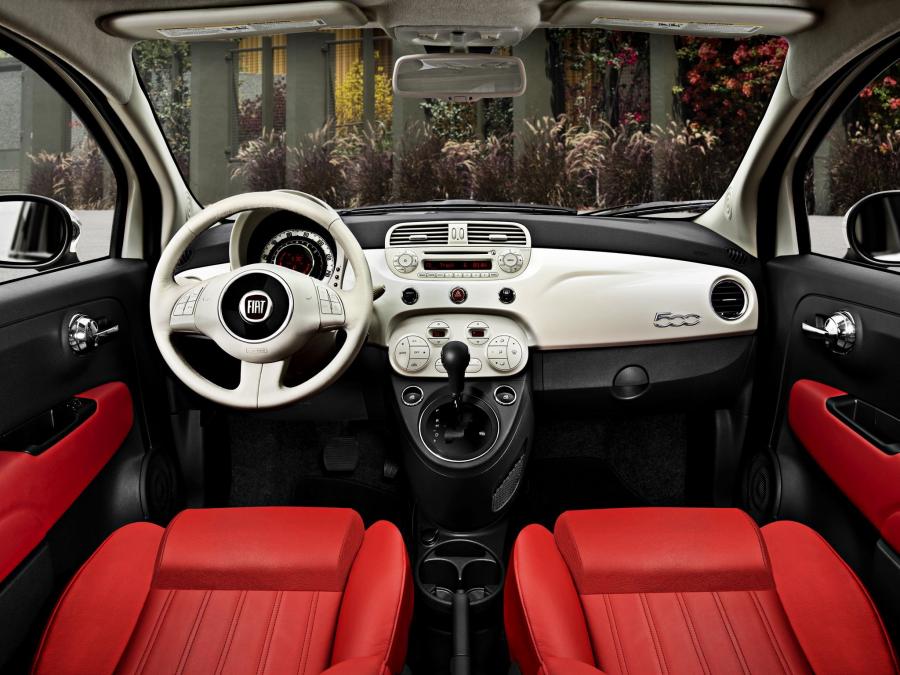  Fiat 500 Lounge 2011 года  (US) (фото 2 из 5)